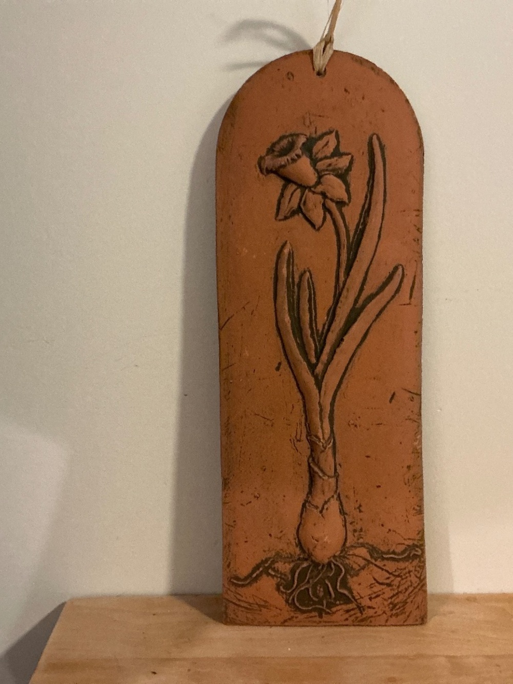 Ceramic Garden plaque decor Daffodil flower bulb roots